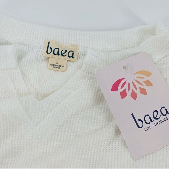 BAEA V-Neck Flare Sleeve Waffle Knit T-shirt In White Size Large - Picture 9 of 10